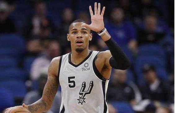 击败队友的 击败队友的