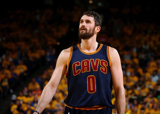 巨额债务成 巨额债务成